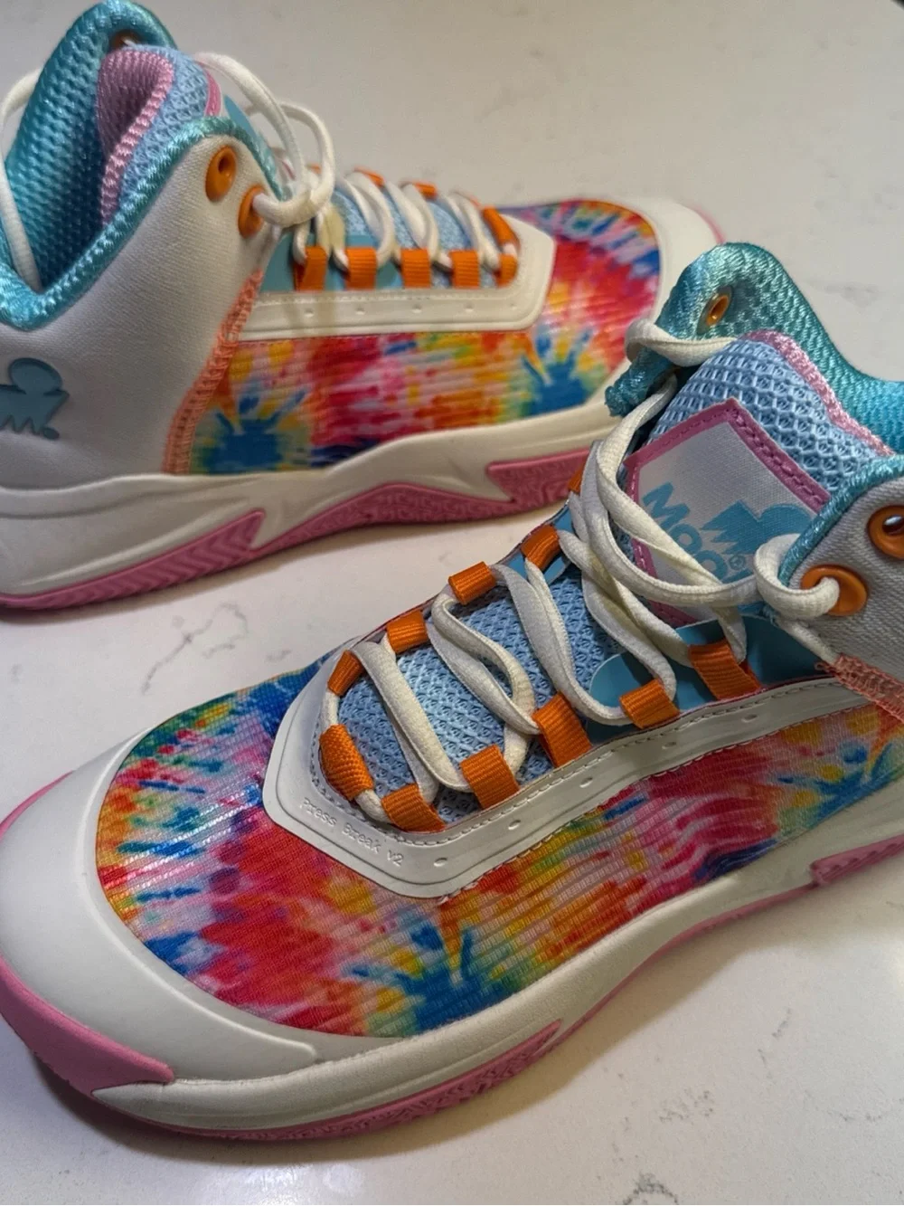 Tag size is 5Y, fits like a Women's 6.5 US